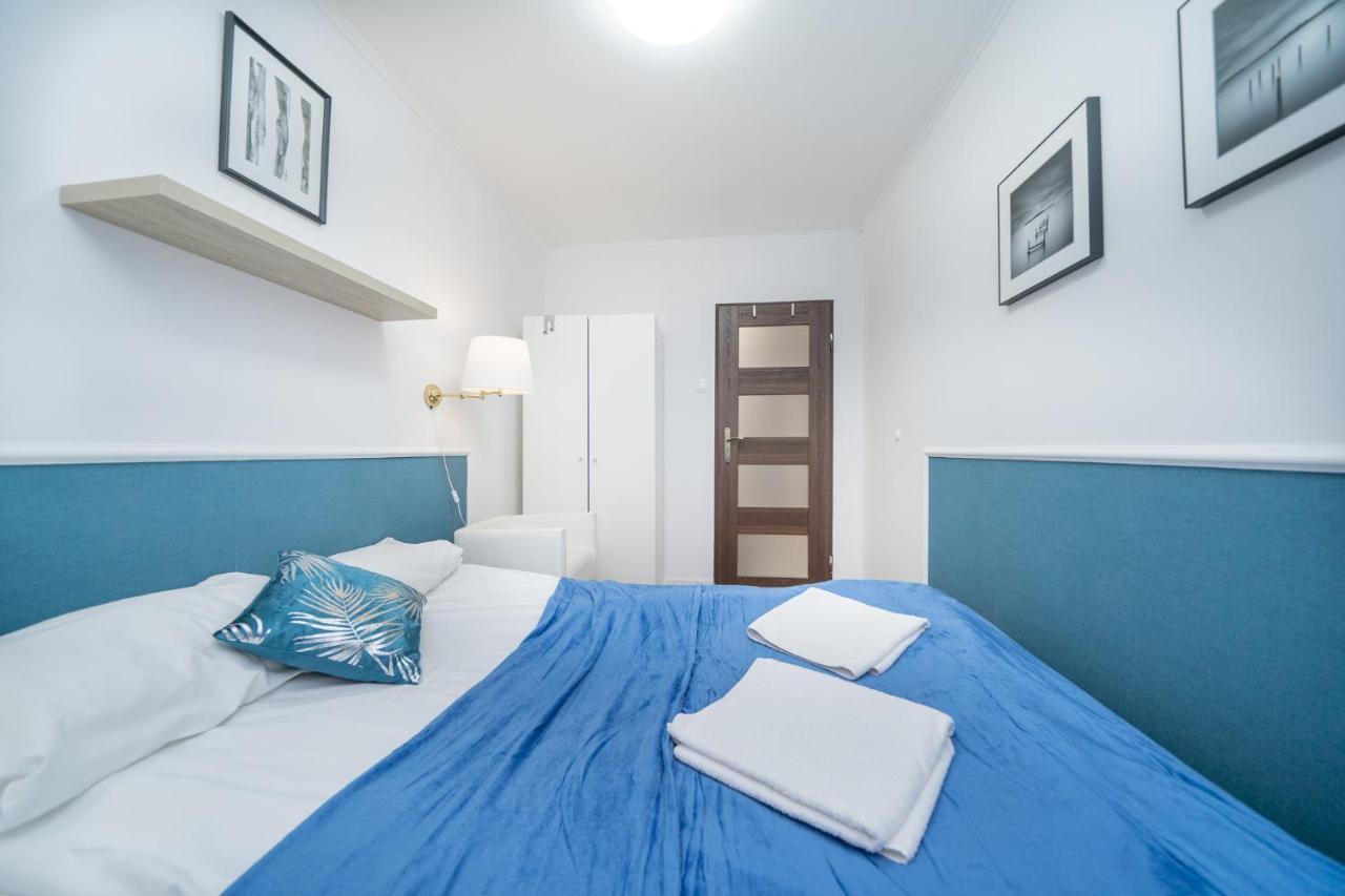 Unitapartaments Short Rent Apartment In Warsaw By Metro Station Rondo Onz Apart With 3Bedrooms 23 Exterior photo