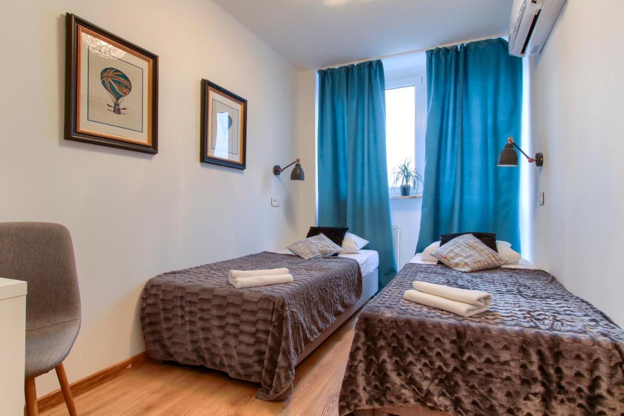 Unitapartaments Short Rent Apartment In Warsaw By Metro Station Rondo Onz Apart With 3Bedrooms 23 Exterior photo