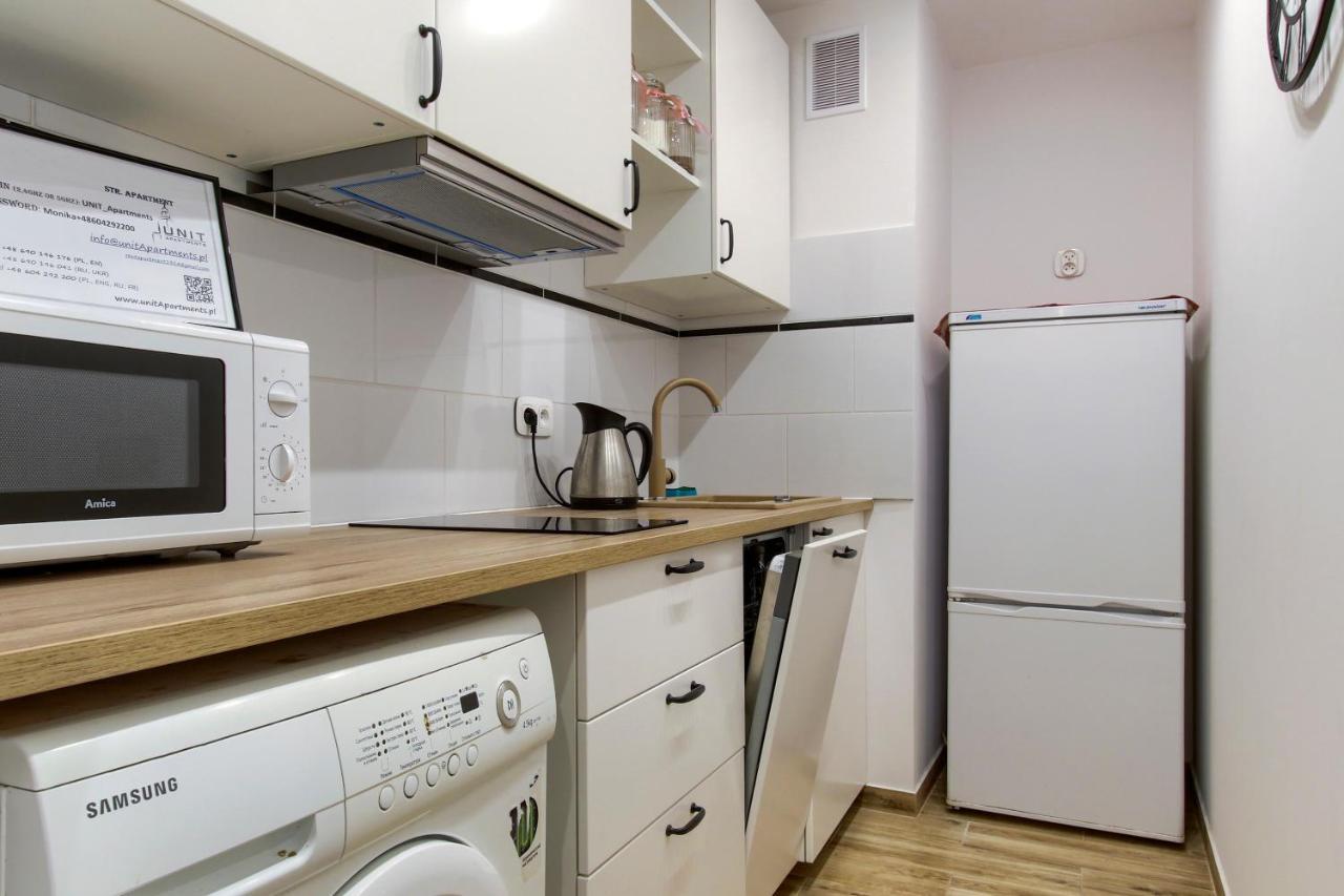 Unitapartaments Short Rent Apartment In Warsaw By Metro Station Rondo Onz Apart With 3Bedrooms 23 Exterior photo