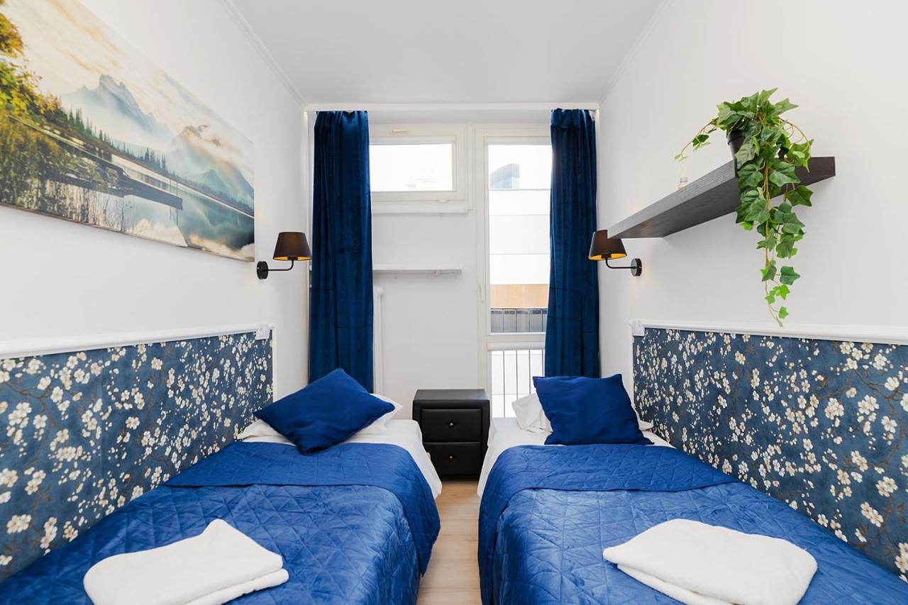 Unitapartaments Short Rent Apartment In Warsaw By Metro Station Rondo Onz Apart With 3Bedrooms 23 Exterior photo